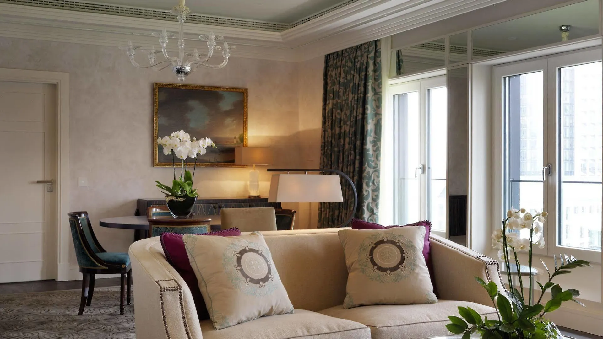 Grandhotel Hessischer Hof - Hotel Frankfurt contacts